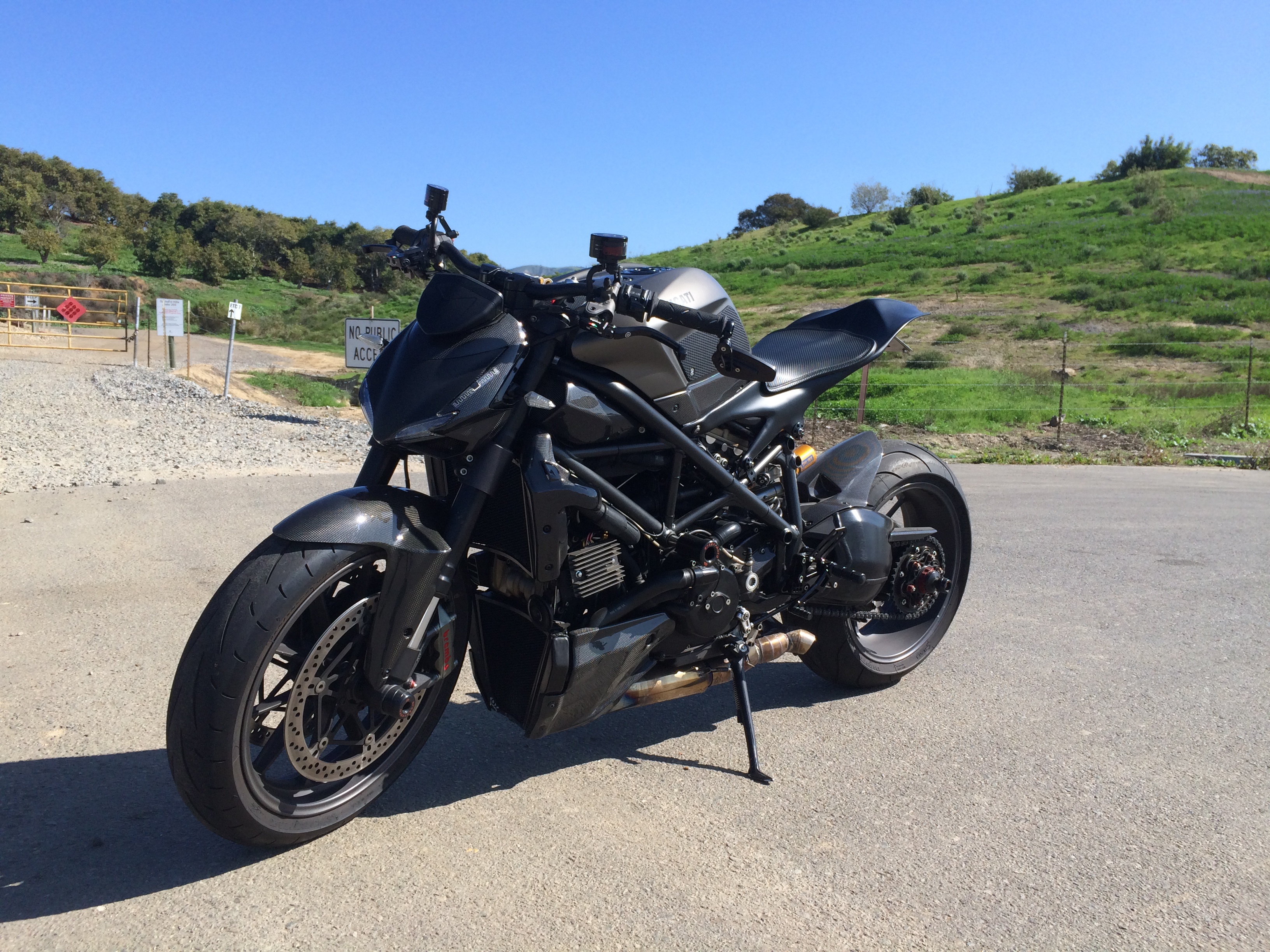 2010 Ducati Streetfighter photo 112